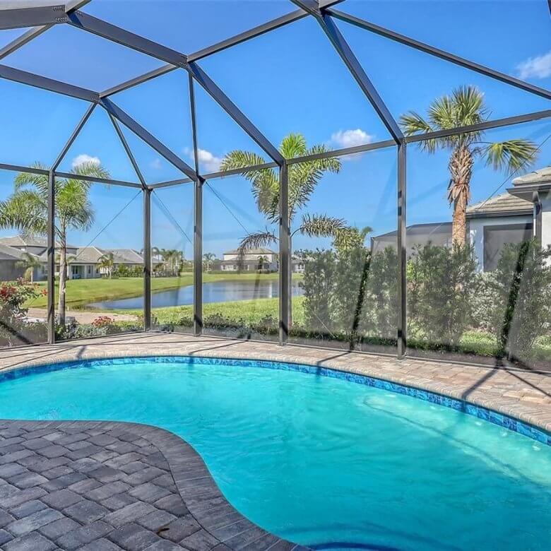 What to Know Before You Pack for Your Florida Vacation – From Rainstorms to Beach Gear